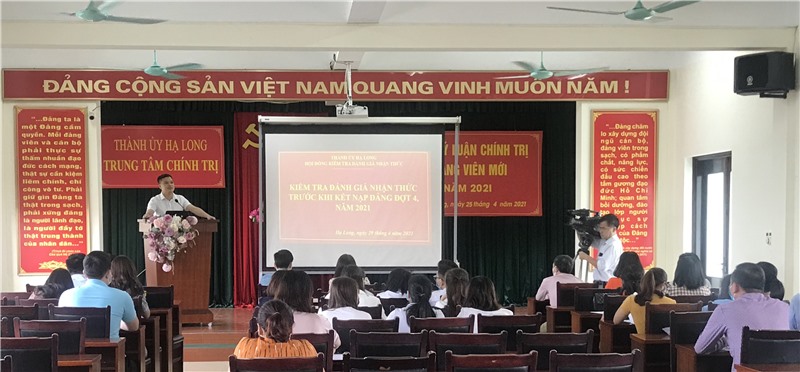 Kiểm tra, đánh giá nhận thức quần chúng ưu tú trước khi kết nạp Đảng