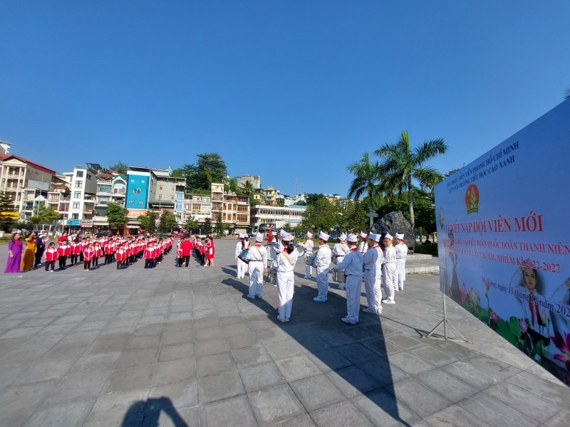 Liên đội trường Tiểu học Cao Xanh: Tổ chức Lễ kết nạp đội viên