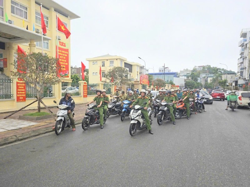 Công an phường Cao Xanh  ra quân thực hiện đợt cao điểm tấn công, trấn áp các loại tội phạm