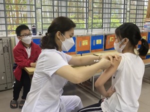 173 trẻ từ 5 đến dưới 12 tuổi được tiêm văc-xin phòng Covid-19 tại điểm tiêm phường Cao Xanh