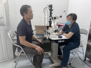 Bệnh viện mắt Hà Nội _ Hạ Long tổ chức khám mắt miễn phí 