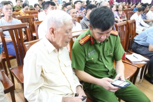 Phường Cao Xanh triển khai lấy ý kiến Nhân dân về dự thảo sửa đổi Hiến pháp năm 2013