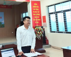 Đồng chí Phó Bí thư Đảng ủy, Chủ tịch UBND phường Cao Xanh dự sinh hoạt Chi bộ khu phố